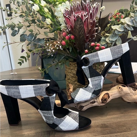 AD and Daughters black and white plaid with bow high heel slip one - Picture 1 of 12